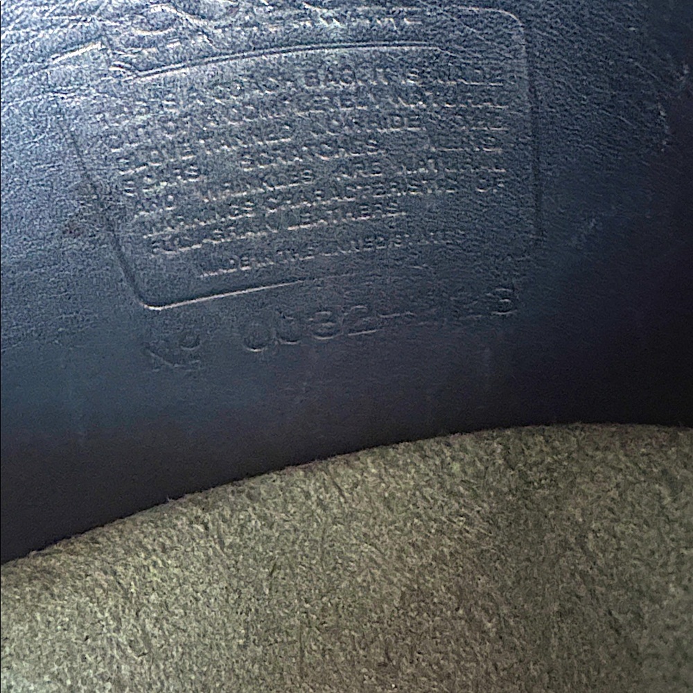 RARE! Vintage Coach Navy Leather Crossbody #0032-323
Made in the United States! - Picture 3 of 15